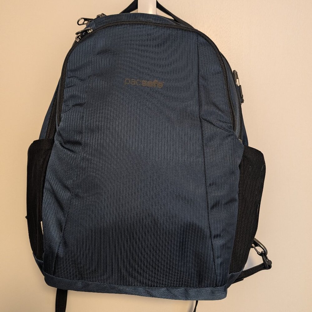 PACSAFE travel daypack